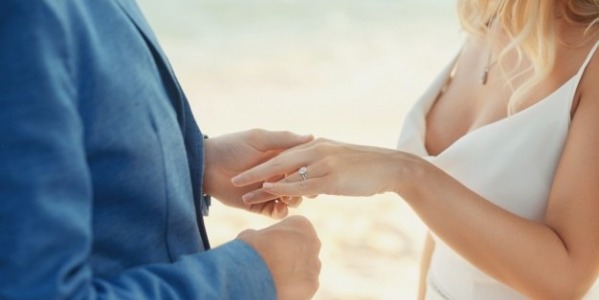 Pierścionek zaręczynowy - sprawdź, jaki wybrać